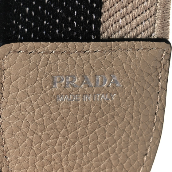 PRADA　ヴィンテージ　 ベージュ ベルト Travertine Stone Prada Buckle medium leather handbag with