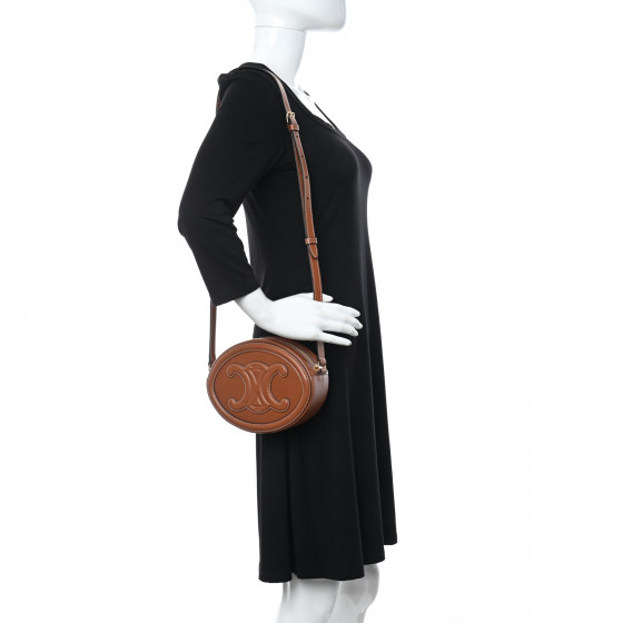 ショルダーバッグ・ポシェット CELINE | OVAL BAG CUIR TRIOMPHE IN SMOOTH CALFSKIN CELINE Smooth Calfskin Cuir Triomphe Oval Bag Tan 1083323