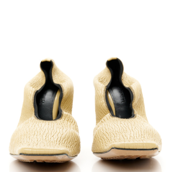 BOTTEGA VENETA Crunch Calfskin Sharpei Pumps 36.5 Tapioca
