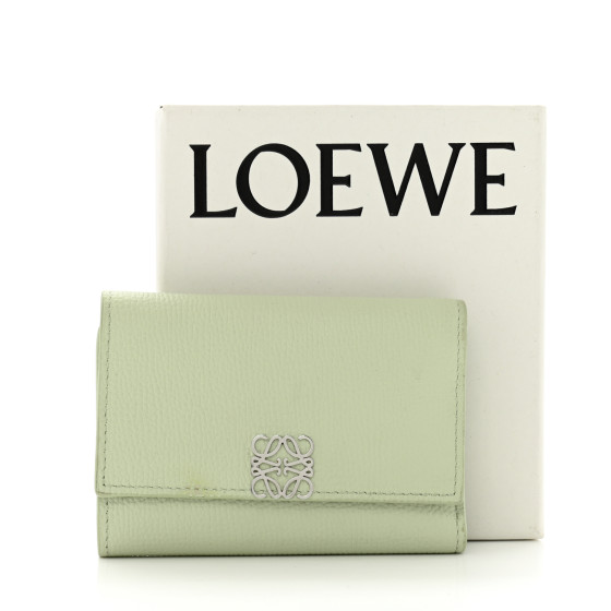【国内発送】Anagram small vertical wallet Anagram small vertical wallet in pebble grain calfskin Tan