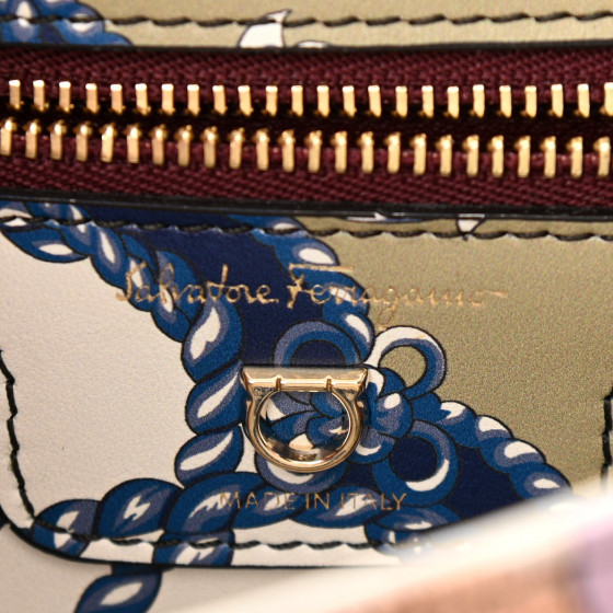 Salvatore Ferragamo パーティバッグ　えんじ色 Salvatore Ferragamo Lavender Leather Crossbody Bag