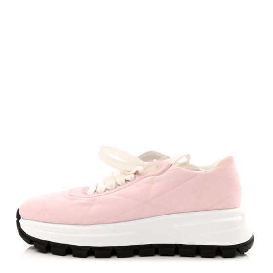 【PRADA】lady's 美品！triangleロゴ スニーカー pink PRADA Re-Nylon Piuma Metal Triangle Logo Quilted 45mm