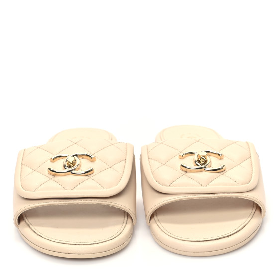 CHANEL ミュール CHANEL Lambskin Quilted Turnlock Flat Mules 37 Light Beige