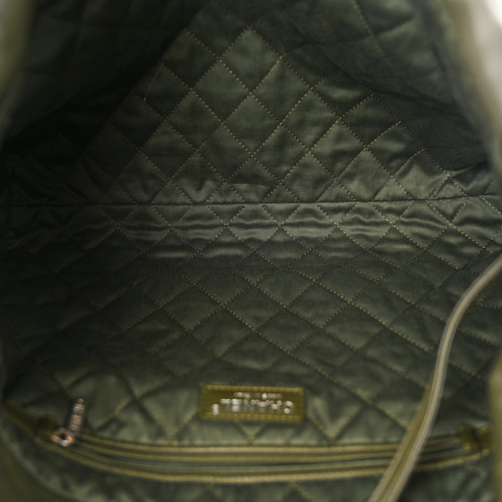 CHANEL Shiny Calfskin Quilted Chanel 22 Khaki 1293045