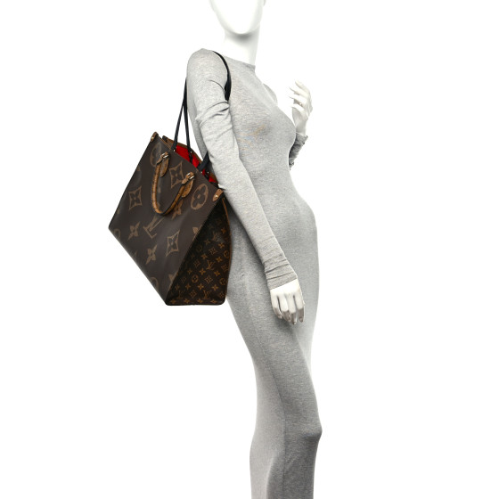 LOUIS VUITTON Reverse Monogram Giant Onthego GM 1558155