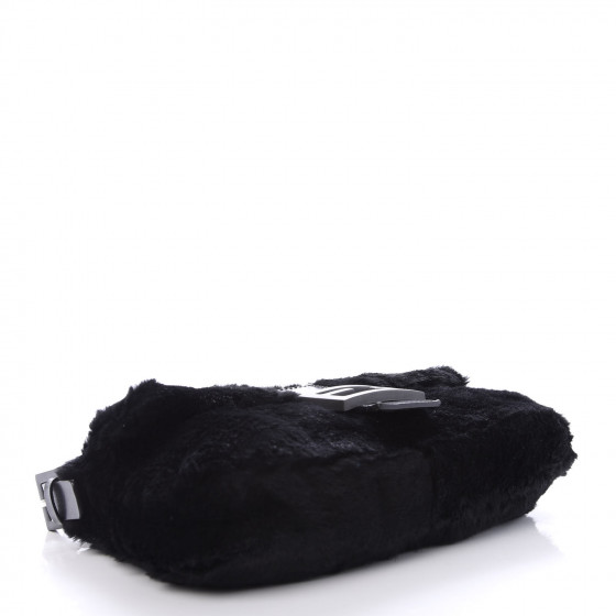 バッグ Fendi Rabbit Fur Baguette Shoulder Bag FENDI Rabbit Fur Baguette Black 1355612 | FASHIONPHILE