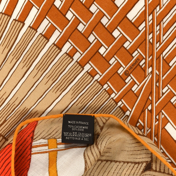 HERMES スカーフ Masan & Masan giant triangle 直営店包装 Masan & Masan giant triangle | Hermès Canada