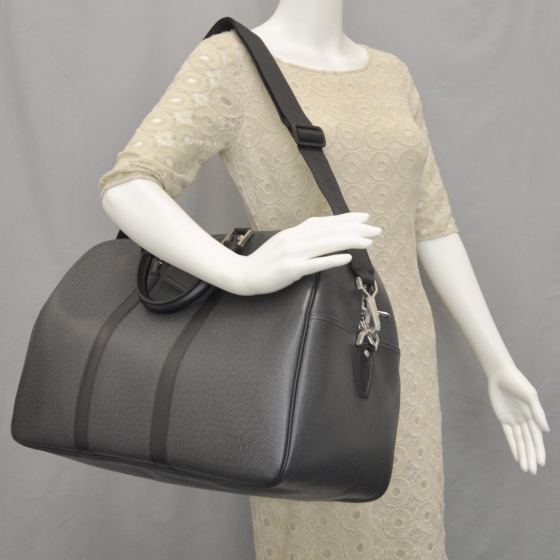 LOUIS VUITTON Taiga Kendall PM Bag Luggage Carryon Black