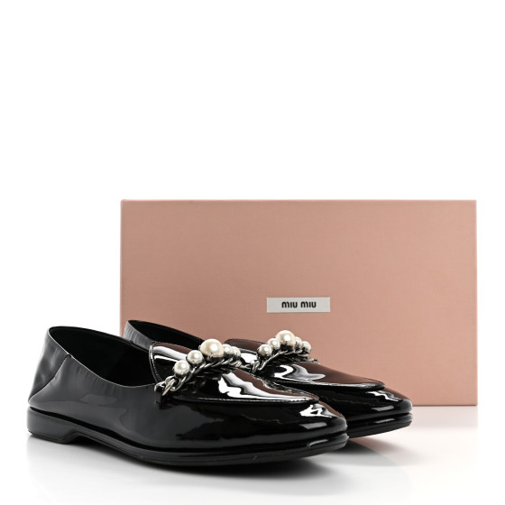 miu miu ブラックローファー チェーン装飾 miu miu ブラックローファー チェーン装飾