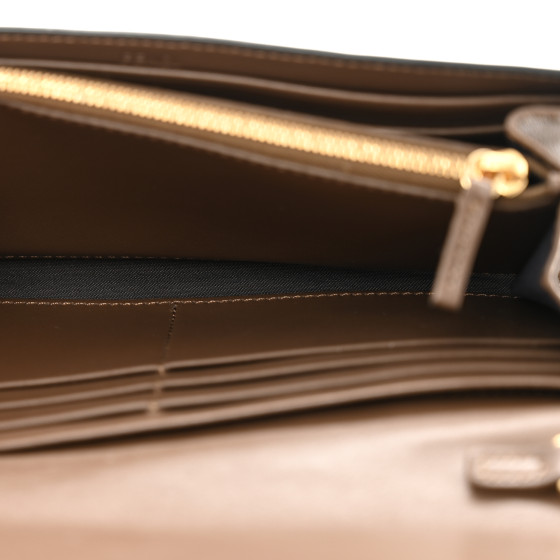 FENDI名刺入れCC CASE VIT.SOFT STAMPA FF 1974 CLUTCH PU FF