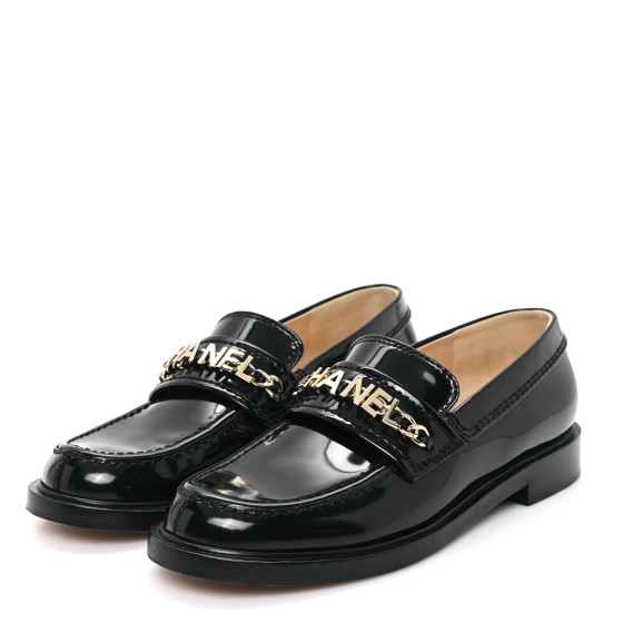 【12月スーパーSALE 15％OFF】 CHANEL Shiny Calfskin Logo Loafers 36 Black 1653940 靴