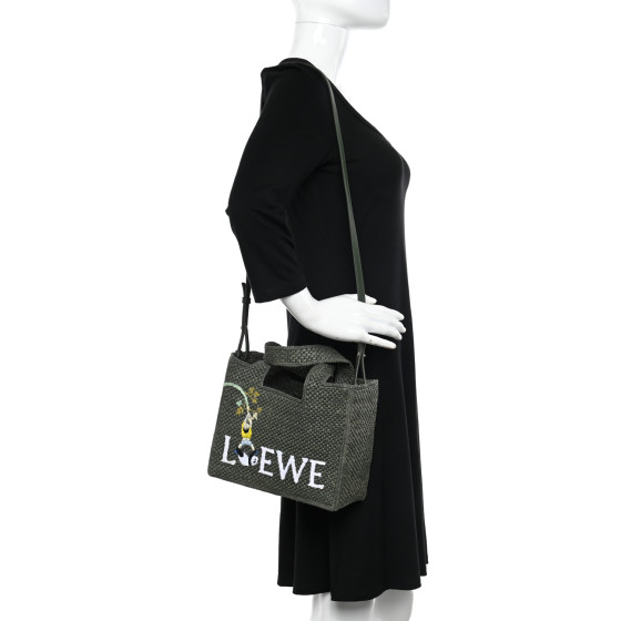 【直営・関税送料込】LOEWE Font Ruffles s Women's LOEWE Font Ruffles small raffia tote bag | LOEWE | 24S