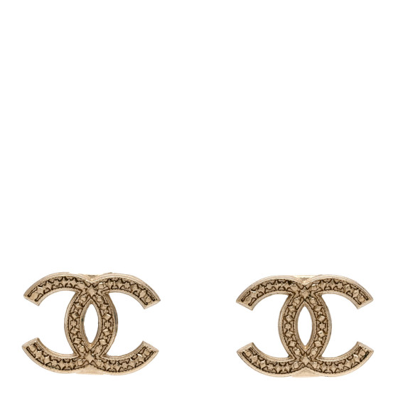 手元に煌めく大人のエレガンス♪揺れるCC【CHANEL】バングル CHANEL 22A Crystal CC Huggie/ Hoop Earrings *New - Timeless