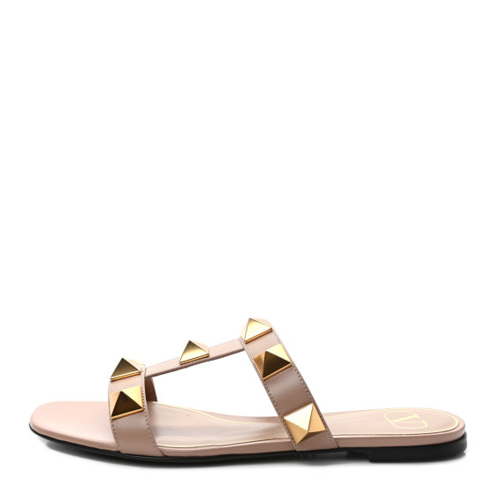 【VALENTINO GARAVANI】 ROMAN STUD FLAT SLIPPERS Flat Roman Stud Calfskin Slide Sandal for Woman in Light