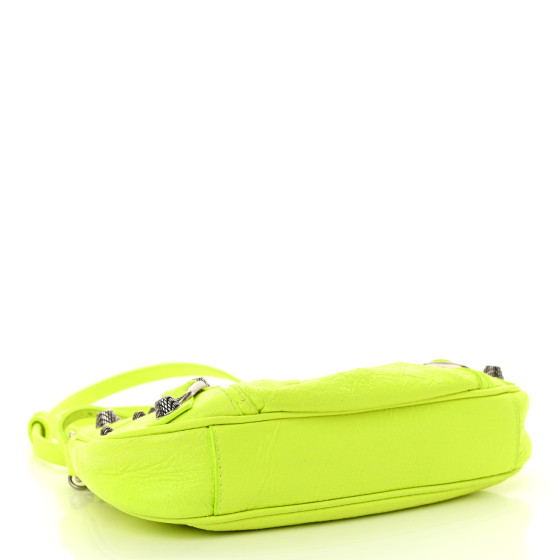 ショルダーバッグ・ポシェット BALENCIAGA FLUO YELLOW LE CAGOLE XS SHOULDER BAG Balenciaga Le Cagole XS Shoulder Bag In Neon Yellow
