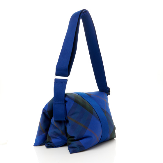 バッグ BURBERRY Pillow Bag Burberry Pillow Checked Messenger Bag | Green | FARFETCH