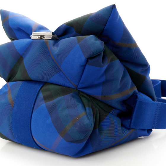 バッグ BURBERRY Pillow Bag Burberry Pillow Padded Messenger Bag | Black | FARFETCH