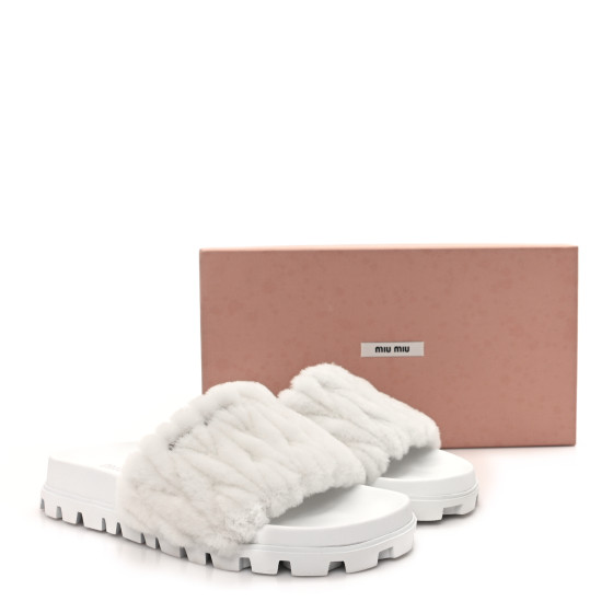サンダル・ミュール Miu Miu LOGO SLIDE SANDALS MIU MIU Shearling Matelasse Logo Slide Sandals 40 White