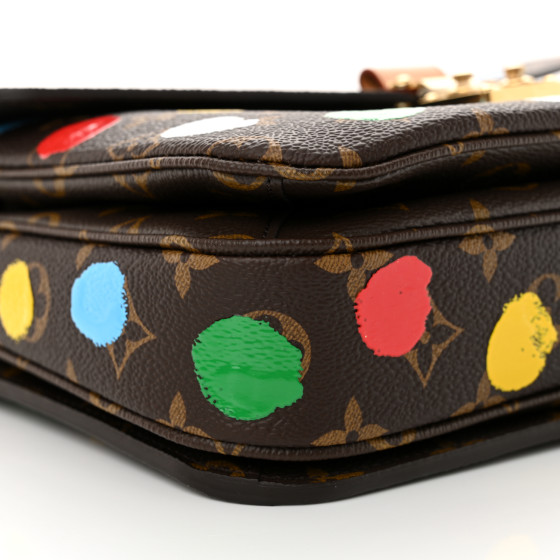 希少　LOUIS VUITTON ビジューサックフラッグス MP2485国旗 希少 LOUIS VUITTON ビジューサックフラッグス MP2485国旗