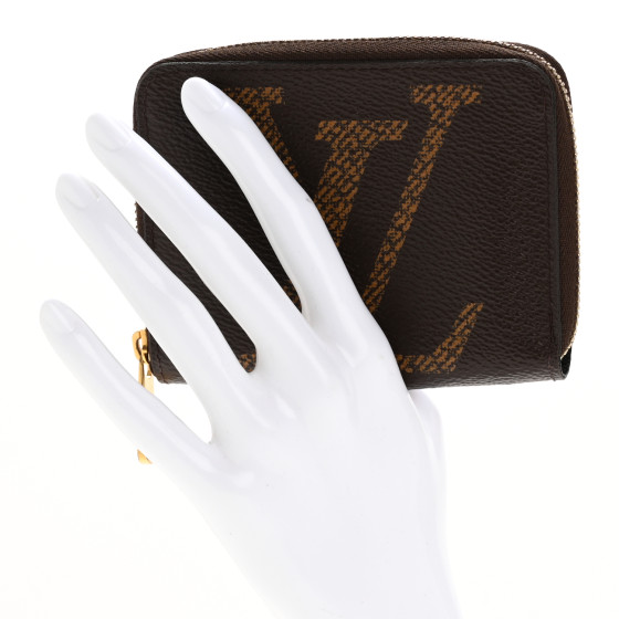 ヴィトンZippy Coin Purse Monogram Giant LOUIS VUITTON Monogram Giant Zippy Coin Purse 1677772