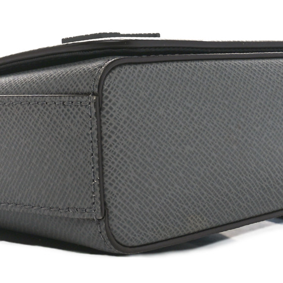 Louis Vuitton Flap Messenger タイガラマ LOUIS VUITTON Taigarama Outdoor Flap Messenger Black 1555830