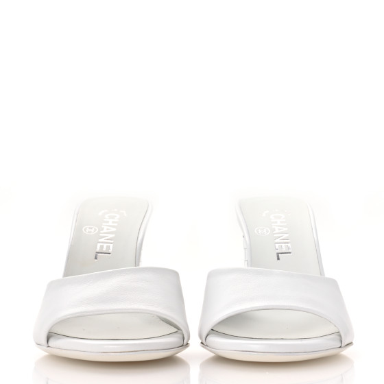 シャネルミュール　36.5 CHANEL Lambskin Mirror Mules 36.5 White 1669347 | FASHIONPHILE