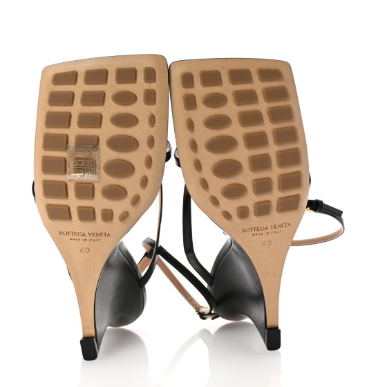 関税込 BOTTEGA VENETA レザー サンダル Stretch Strap Bottega Veneta Stretch Ankle Strap Sandals in Inkwell | FWRD