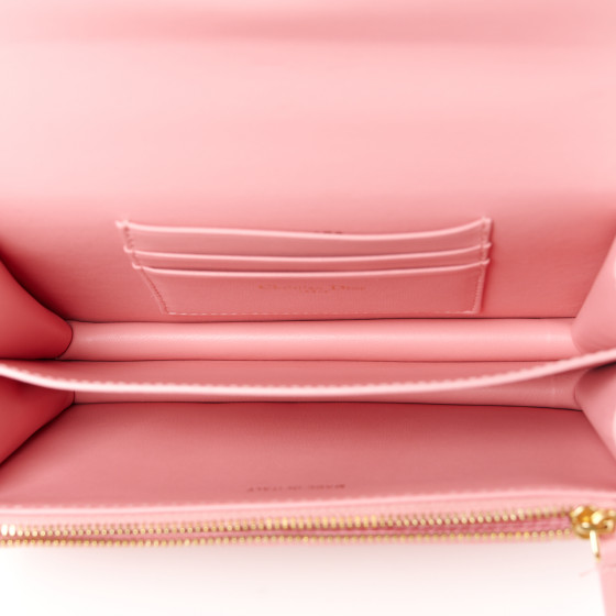 【新作のピンクカラーあり】Dior Miss Caro ミニバッグ Miss Caro Mini Bag Powder Pink Macrocannage Lambskin | DIOR