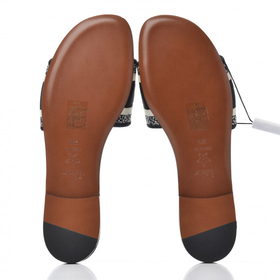 Christian Dior DWAY キャンバス サンダル ミュール ロゴ Buy Luxury Christian Dior Canvas Embroidered Dway Mules