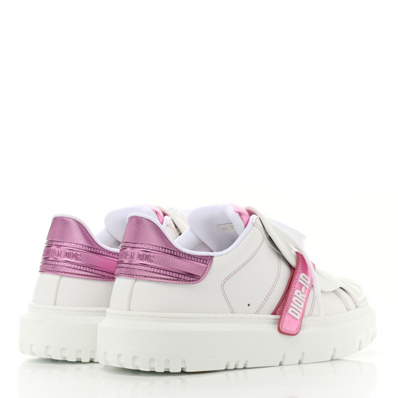 dior id スニーカー ピンク　36.5 Dior Lucky Sneaker Black Crinkled Patent Calfskin | DIOR