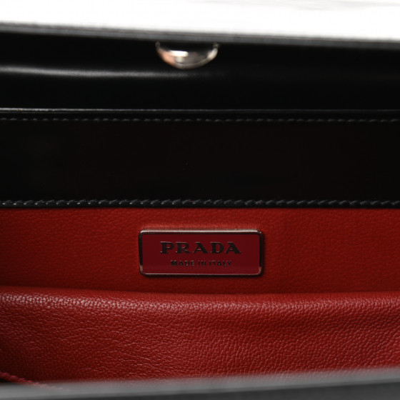 ☆美品・ギャランティ付☆PRADA SPAZZOLATO SHADチェーンバッグ d7c451739f9b6ff1b6bca71df3b6e9