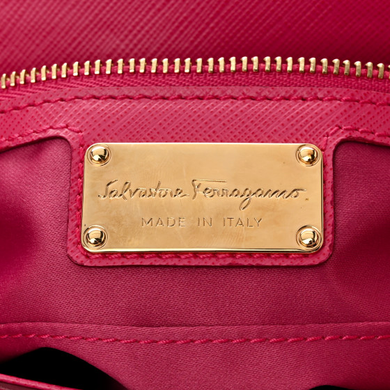 SALVATORE FERRAGAMO Saffiano Carrie Shoulder Bag Pink