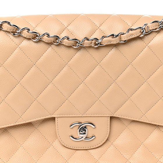 CHANEL ベージュ ジャンパー CHANEL Caviar Quilted Jumbo Double Flap Beige 1654835