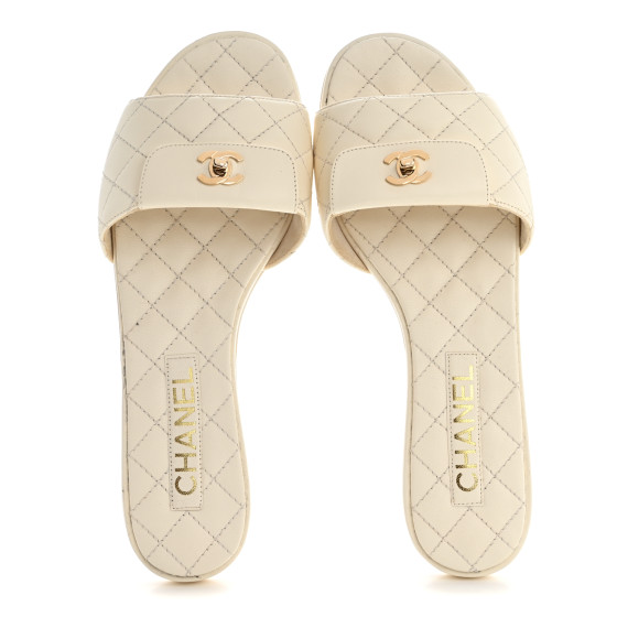 CHANEL ミュール CHANEL Lambskin Quilted Turnlock Flat Mules 37 Light Beige