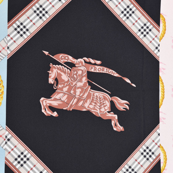 【送料&関税込】Burberry Horse Silk Split Scarf Burberry Horse Silk Split Scarf | italist