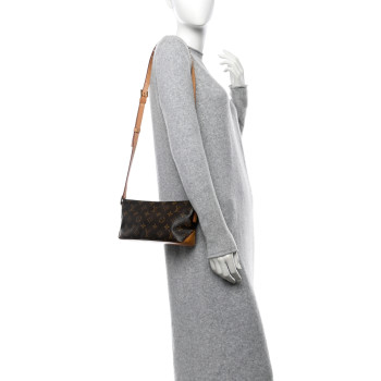 LOUIS VUITTON Monogram Trotteur