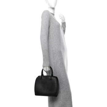 LOUIS VUITTON Epi Pont-Neuf Black