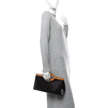 LOUIS VUITTON Vernis Roxbury Drive Amarante