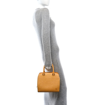 LOUIS VUITTON Epi Pont-Neuf Tassil