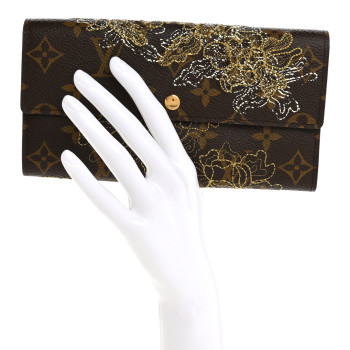 LOUIS VUITTON Monogram Dentelle Sarah Wallet Gold