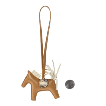 HERMES Milo Lambskin Lizard Touch Grigri Rodeo Horse Bag Charm PM Sesame Craie Desert