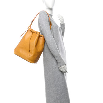 LOUIS VUITTON Epi Noe Tassil