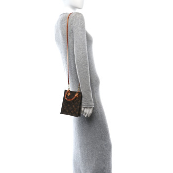 LOUIS VUITTON Monogram Petit Sac Plat