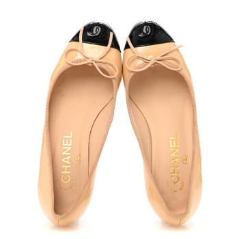 CHANEL Lambskin Patent CC Cap Toe Pumps 35 Beige Black