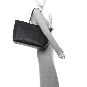 VALENTINO GARAVANI Grained Calfskin Rockstud Shopping Bag Black