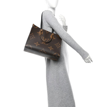 LOUIS VUITTON Reverse Monogram Giant Onthego MM