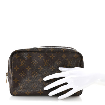 LOUIS VUITTON Monogram Trousse Toilette 23