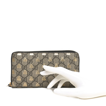 GUCCI GG Supreme Monogram Bees Zip Around Wallet