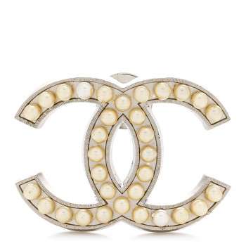 CHANEL Pearl CC Brooch Gold