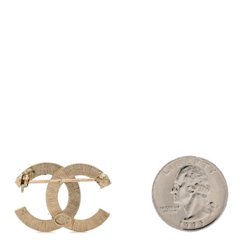 CHANEL Pearl CC Mini Brooch  Gold